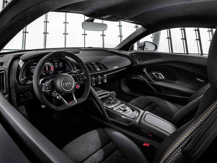 Интерьер Audi R8 V10 Decennium 2019 года  (WW) (фото 9 из 15)